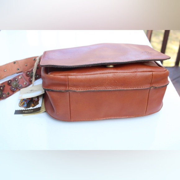 NWT Patricia Nash Italian leather saddle bag - Picture 8 of 16